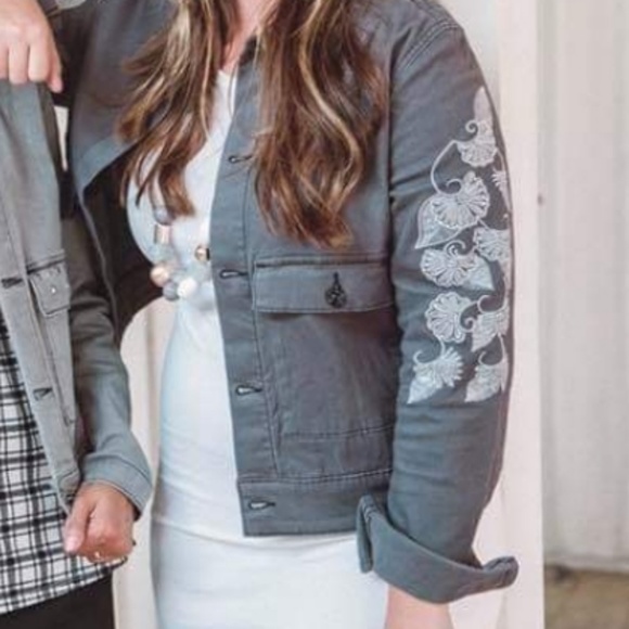 FABULOUS LuLaRoe jacket - Picture 1 of 8